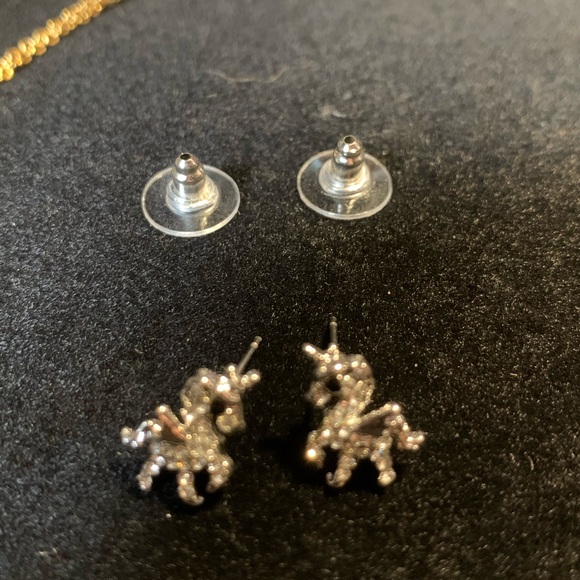 Cute Silver Unicorn Stud Earrings White Stones Black stone for eye - Picture 7 of 7